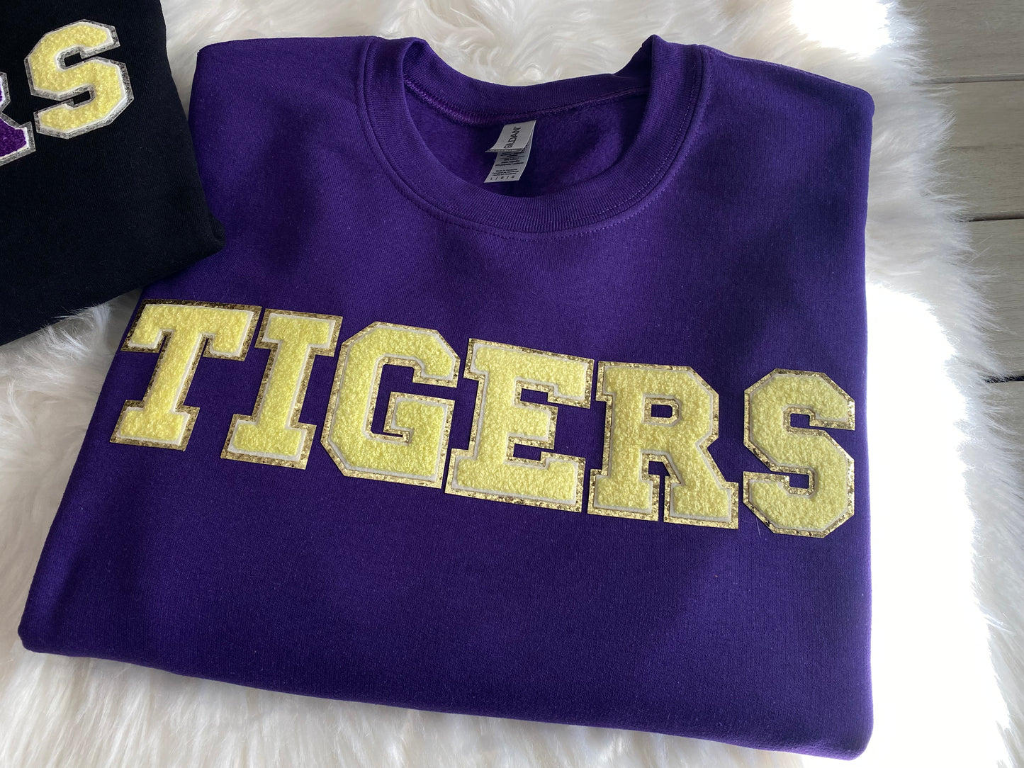 TEKAMAH-HERMAN TIGERS • CHENILLE PATCH CREW