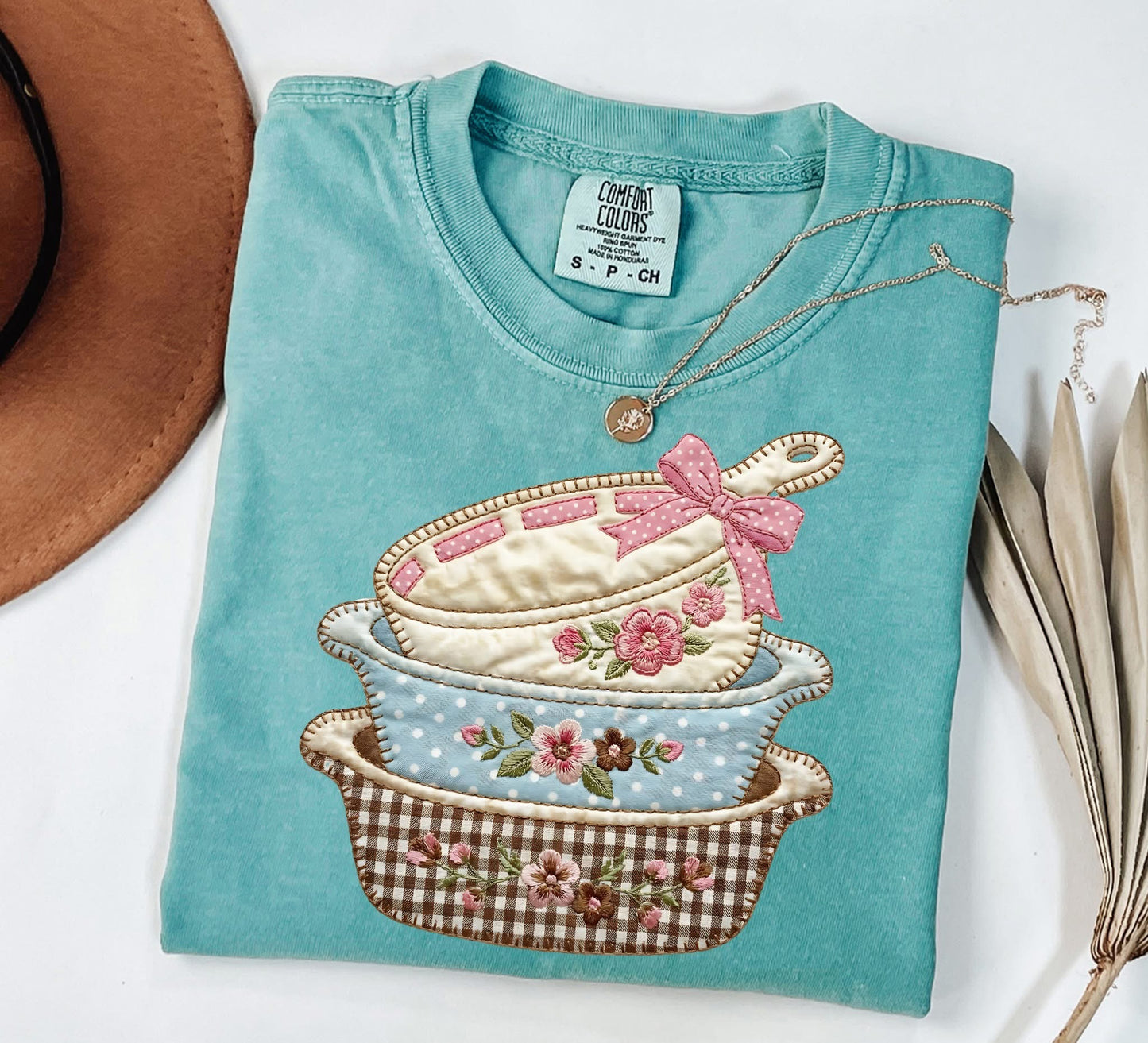 Graphics • Vintage Dishware