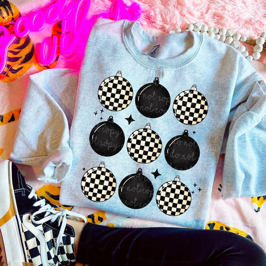 CHRISTMAS & WINTER • CHECKERED ORNAMENTS