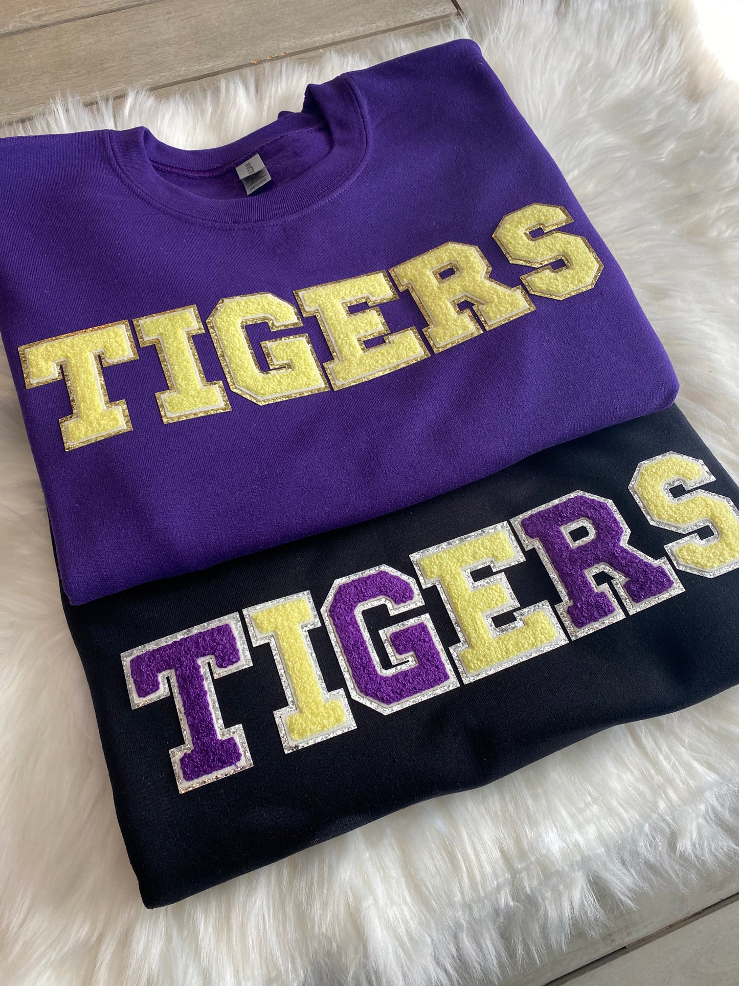 TEKAMAH-HERMAN TIGERS • CHENILLE PATCH CREW